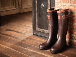 Aigle entra nel catalogo Bignami Un paio di stivali Aigle distribuiti da Bignami