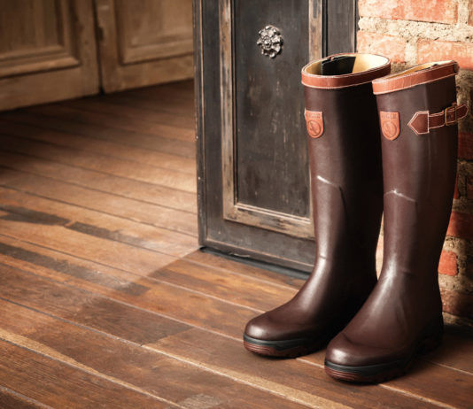 Aigle entra nel catalogo Bignami Un paio di stivali Aigle distribuiti da Bignami