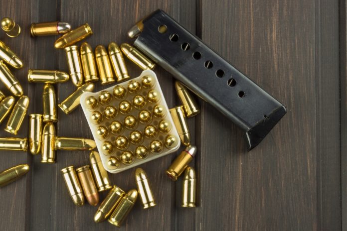 Caricatore con munizioni: in vigore il nuovo decreto sull'esportazione delle armi
