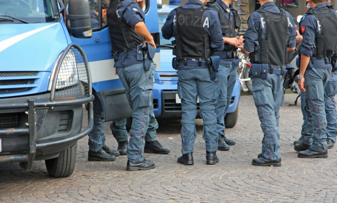 Negato agli agenti porto d'armi per difesa personale