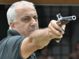 Avancarica: Davide Pedersoli Le Page, Mortimer e Kuchenreuter. Nate per vincere! Avancarica: Davide Pedersoli Le Page, Mortimer e Kuchenreuter