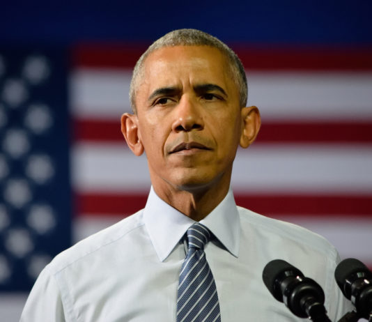 Obama critica la politica delle armi degli Stati Uniti Obama critica la politica delle armi negli Stati Uniti