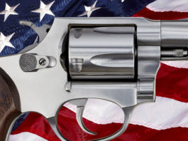 “Sparatoria in un cinema: l’esercente sia responsabile se vieta le armi” sparatoria in un cinema