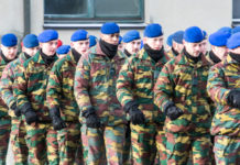 Con le armi cariche per le strade Armi cariche