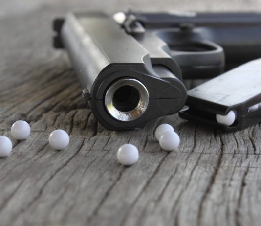 Paura a Brindisi, ma erano solo armi da soft-air Paura a Brindisi, ma erano solo armi da soft-air