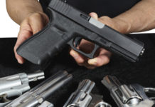 Se il rinnovo non arriva per ritardi burocratici Richieste di porto d'armi rimaste in sospeso