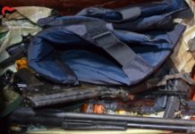 Scoperto arsenale di armi da guerra in un capannone dell’hinterland milanese Scoperto arsenale di armi da guerra in un capannone dell’hinterland milanese