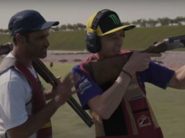 Valentino Rossi in pedana al Losail Shooting Complex con Beretta