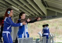 In cento dai banchi in pedana Alessandra Perilli con una studentessa