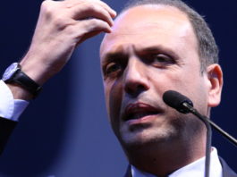 «Chi si difende in casa dai ladri non deve mai essere processato»