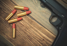 C’è chi costruisce una fabbrica di armi nella propria abitazione