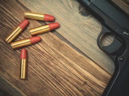 C’è chi costruisce una fabbrica di armi nella propria abitazione