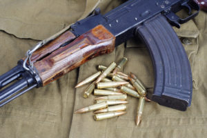 Tirana ha prorogato i termini per la consegna delle armi detenute illegalmente all'interno della campagna "Albania senza armi".
