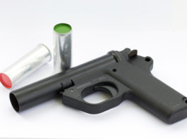 Siracusa, una denuncia per detenzione abusiva di una pistola lanciarazzi Siracusa, una denuncia per detenzione abusiva di una pistola lanciarazzi