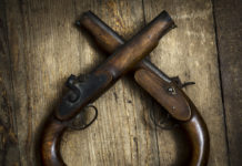 Vendeva armi dell’Ottocento al mercatino dell’usato Vendeva armi dell’Ottocento al mercatino dell’usato