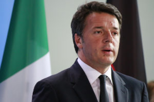 Durante il confronto su Sky con Andrea Orlando e Michele Emiliano, Matteo Renzi ha sostenuto la necessità di modificare la legge sulla legittima difesa.