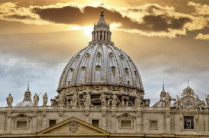 In un'intervista al Sir monsignor Mauro Cozzoli, teologo della Pontificia Università Lateranense, ricorda la posizione cattolica sulla legittima difesa.