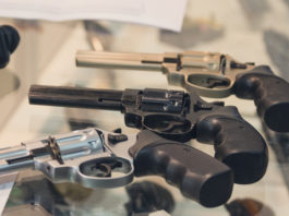 Una mannaia sui venditori di armi Illinois