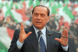 Silvio Berlusconi, leader di Forza Italia, annuncia il no del proprio partito alla riforma della legge sulla legittima difesa in discussione alla Camera.