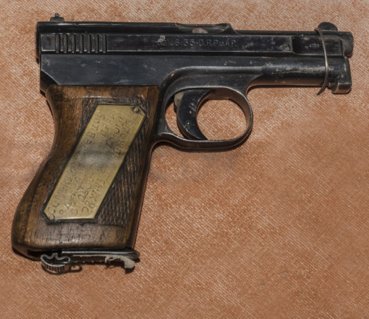 Si vendica dell’ex denunciandone la detenzione abusiva di armi Si vendica dell’ex denunciandone la detenzione abusiva di armi