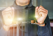 Spara un colpo in aria durante un litigio, ma l’arma era clandestina arma clandestina