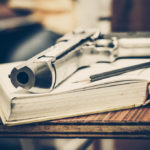 Sì alle armi nelle università