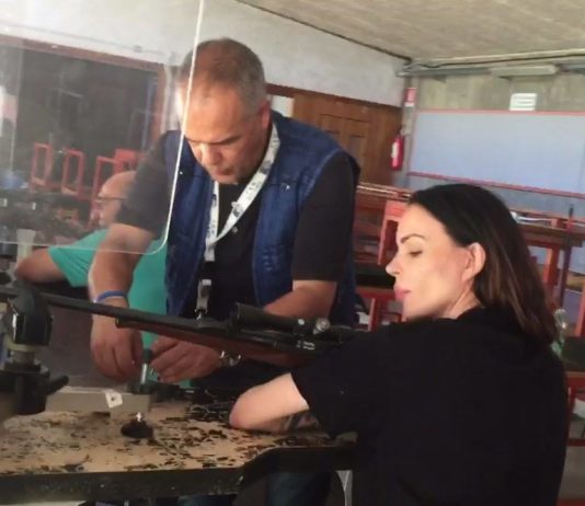 Il porto d’armi della showgirl Nina Moric