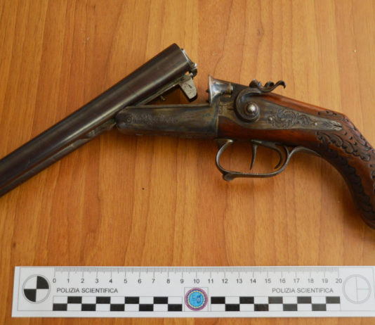 Armi e droga in officina, arrestato meccanico