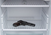 Ma che ci stanno delle armi nel frigorifero? Armi nel frigorifero