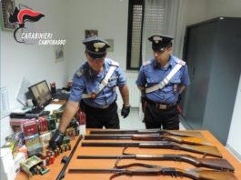 Aveva in casa i fucili del figlio e un’arma non registrata, denunciato un novantenne