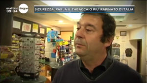 Mattino 5 ha intervistato il titolare del Bar Sport di San Clemente, alle porte di Riccione. L’esercizio è stato vittima di 24 furti e rapine negli ultimi 30 anni.