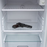 Ma che ci stanno delle armi nel frigorifero