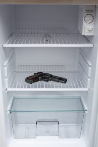 Ma che ci stanno delle armi nel frigorifero