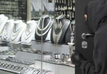 Lo rapinano di nuovo, stavolta spara e uccide malvivente Pisa