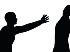 Rischia il porto d’armi per uno schiaffo. Del 2000 Schiaffo