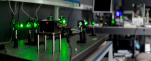 I ricercatori di Cnr, Università di Pisa e di Cambridge e Scuola Normale di Pisa hanno messo a punto un laser a onde Terahertz che rivela le armi nascoste.