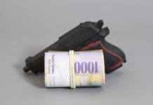 Vendevano armi di servizio, condannati due ex poliziotti