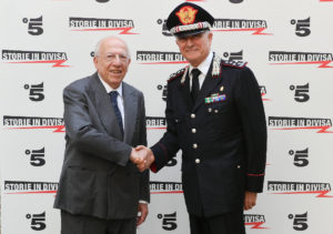 "Storie in divisa" è la docu-serie di Roberto Burchielli in onda dal 20 giugno su Canale 5: nei sei episodi sono filmati i carabinieri del Comando di Rho.