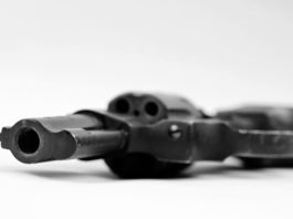 A Gela si cerca una fabbrica illegale di armi A Gela si cerca una fabbrica illegale di armi