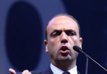 «Chiudere la legislatura con la legittima difesa» Angelino Alfano