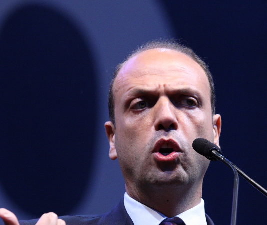 «Chiudere la legislatura con la legittima difesa» Angelino Alfano
