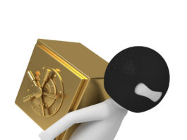 Asportata alla luce del sole cassaforte piena di armi