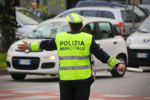 Il sindaco di Vicenza Achille Variati ha stanziato 10.000 euro del fondo del ministero dell'Interno per rinnovare le armi in dotazione ai vigili.