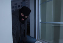 Incostituzionale aiutare gli indagati per eccesso di legittima difesa