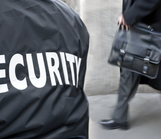 Ferì ladro, rischia porto d’armi e posto di lavoro vigilante sospensione del porto d'armi