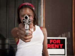 La difesa non ha sesso, né età, né colore