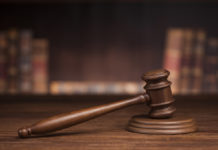 Lo zio pensa che sia propria e gli sottrae un’arma: rischio di omessa custodia