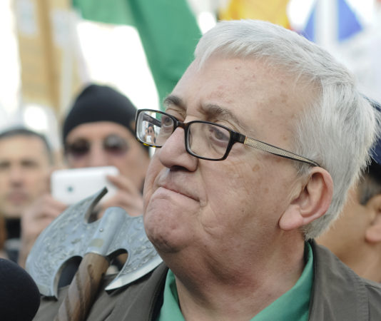 “Rivedete la Direttiva finché siete in tempo” Mario Borghezio