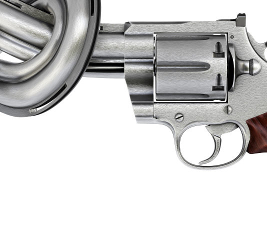 Nel 1990 non si identificò davanti a una guardia venatoria volontaria: niente armi