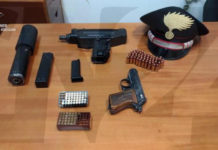 Armi nella scatola da scarpe, un arresto